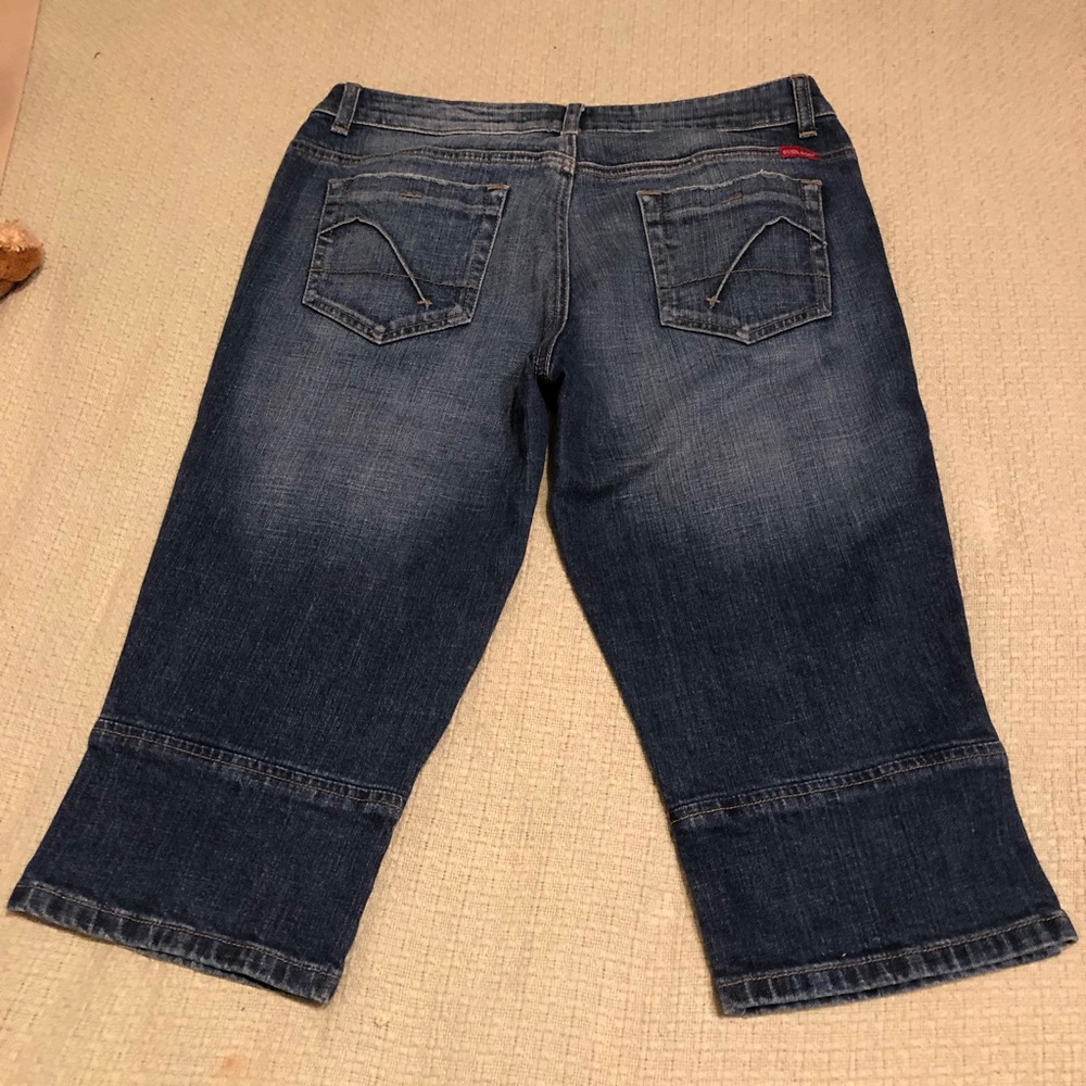 Guess Capris - Picture 3 of 5